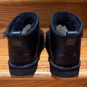 UGG Women’s Classic Ultra Mini Leather Regan 
Size 9 
Retail $170! 
EUC